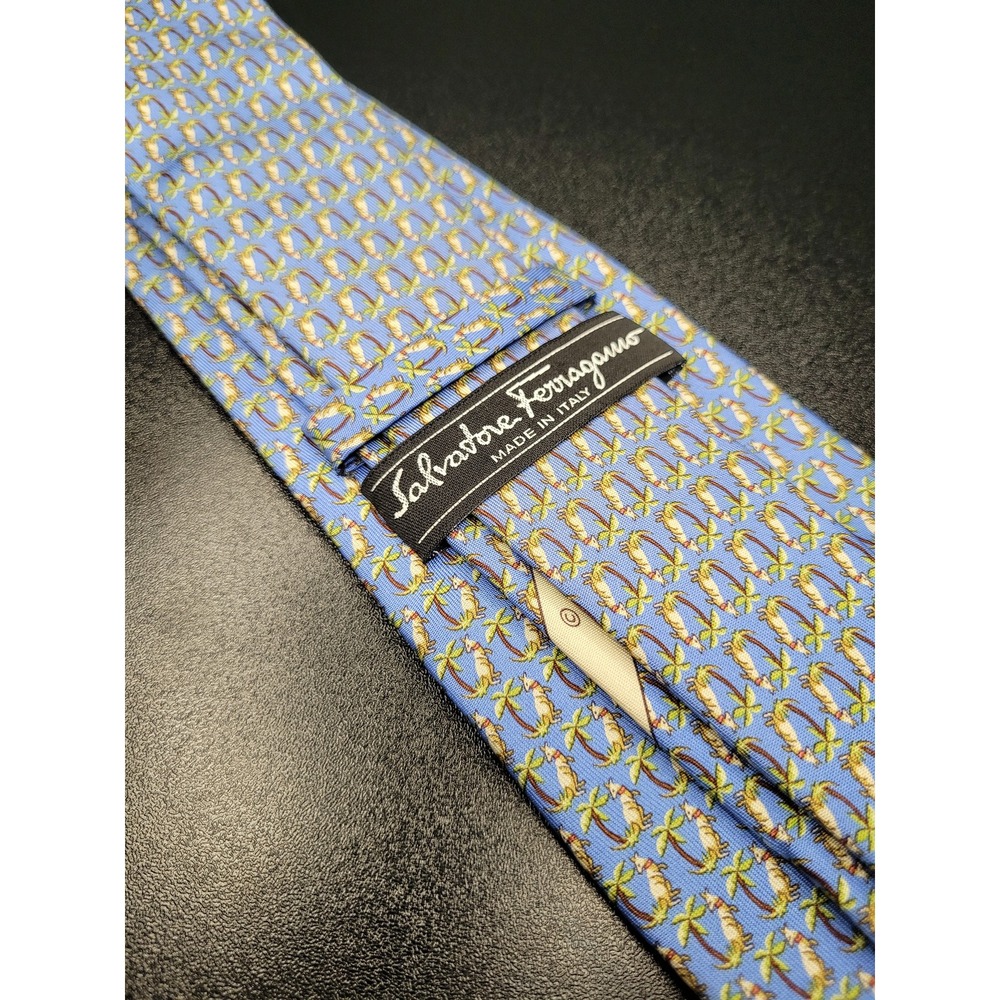 Salvatore Ferragamo Men's Necktie Blue Kangaroo Silk 3.5" x 58" Excellent